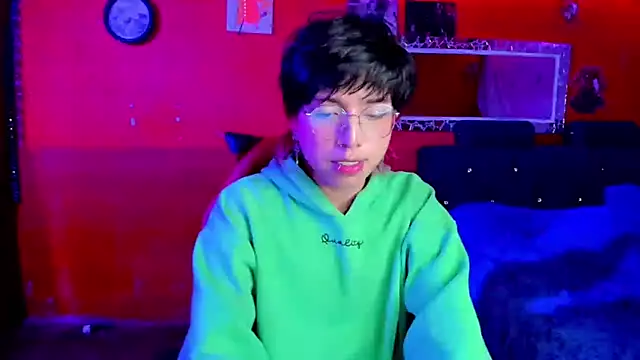 Snapshot of AnggelONfiree chatting on March 9, 11:35 pm AnggelONfiree online show from March 9, 11:35 pm