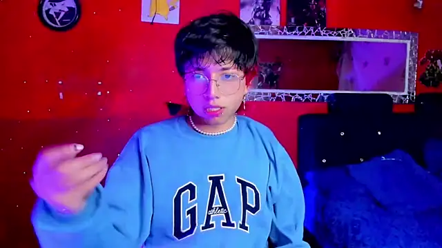 Snapshot of AnggelONfiree chatting on February 18, 6:04 am AnggelONfiree online show from February 18, 6:04 am