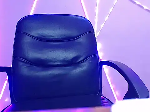 loveplayer666 online show from April 14, 10:20 pm