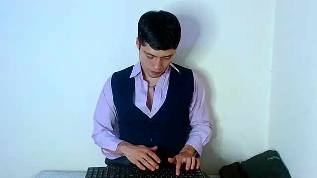 nolanjay  online show from September 27, 11:02 pm