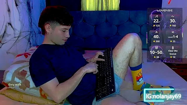 nolanjay  online show from October 9, 9:31 pm