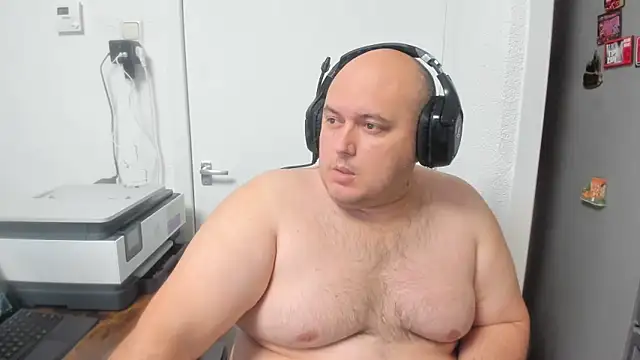 Snapshot of BigromeoXX chatting on December 22, 6:48 pm BigromeoXX online show from December 22, 6:48 pm