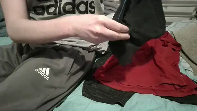 krissraw online show from February 10, 11:55 pm