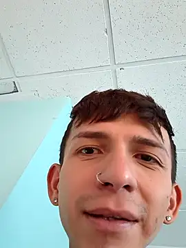 smallgiant27 online show from March 6, 6:21 am