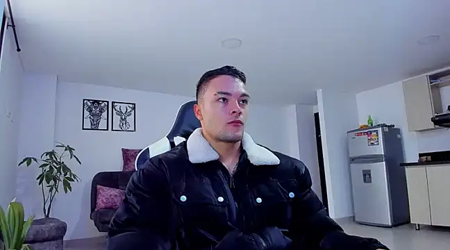 alexander collin02 online show from January 8, 1:52 pm