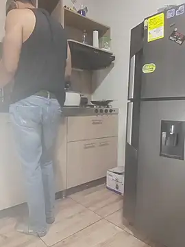 latinmartin73 online show from November 22, 1:05 am