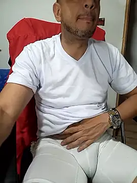 latinmartin73 online show from January 17, 5:32 am