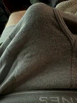 Snapshot of jrizz215 chatting on October 23, 6:55 pm jrizz215 online show from October 23, 6:55 pm