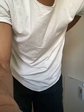 Lucascacaca online show from February 1, 11:21 am