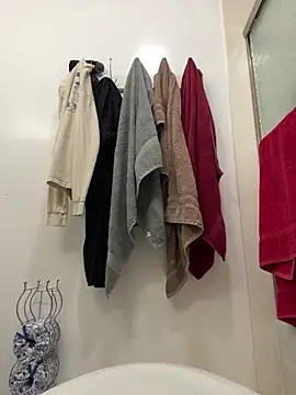 yododav28 online show from December 4, 6:31 am