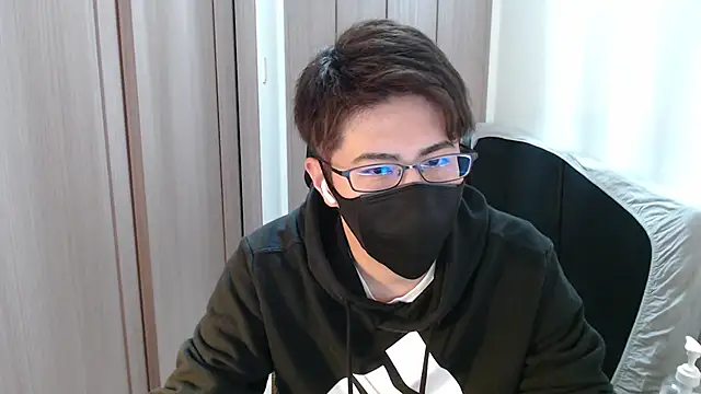 Snapshot of ryota_kkk chatting on January 28, 1:59 pm ryota kkk online show from January 28, 1:59 pm