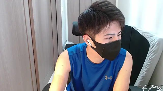 Snapshot of ryota_kkk chatting on February 5, 1:33 pm ryota kkk online show from February 5, 1:33 pm