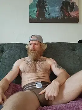 Gingerbeard40 online show from March 25, 5:11 am