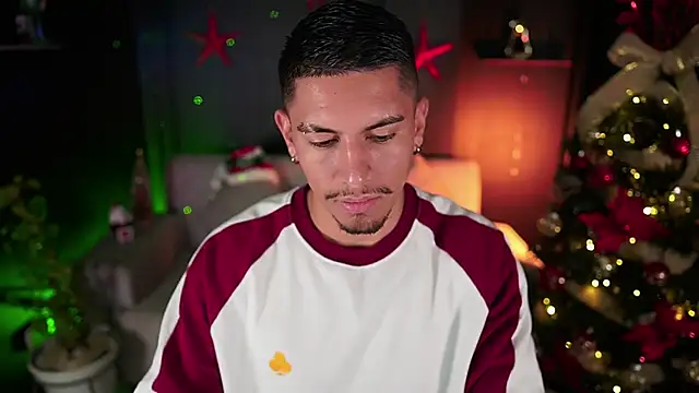 Aaronfox x online show from December 2, 8:50 am