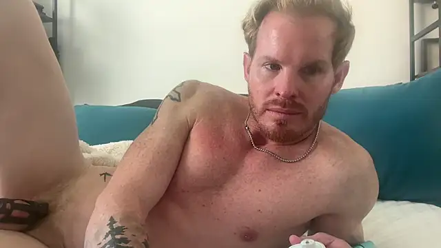 crossfitterguy87 online show from March 25, 7:40 pm