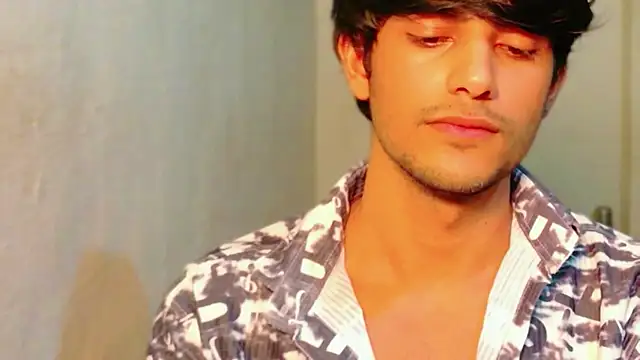 kingkartik7 online show from April 2, 7:33 pm