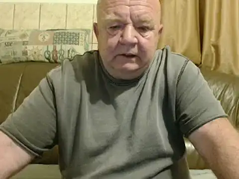 Snapshot of fullballs6 chatting on March 17, 2:30 am fullballs6 online show from March 17, 2:30 am