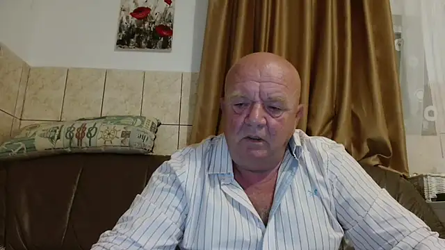 Snapshot of fullballs6 chatting on September 20, 2:22 am fullballs6 online show from September 20, 2:22 am