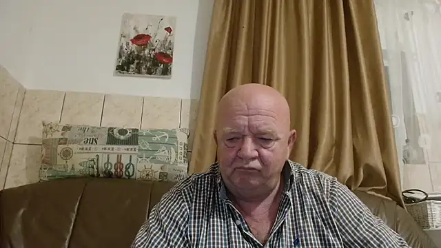 Snapshot of fullballs6 chatting on October 7, 2:15 am fullballs6 online show from October 7, 2:15 am