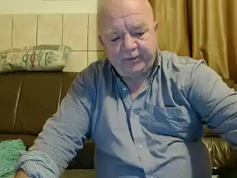 Snapshot of fullballs6 chatting on March 3, 2:44 am fullballs6 online show from March 3, 2:44 am