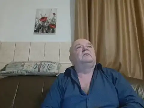 Snapshot of fullballs6 chatting on February 3, 3:09 am fullballs6 online show from February 3, 3:09 am