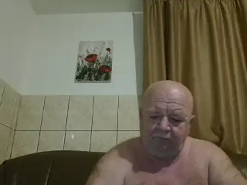 Snapshot of fullballs6 chatting on February 6, 3:37 am fullballs6 online show from February 6, 3:37 am