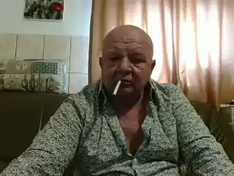 Snapshot of fullballs6 chatting on March 20, 7:47 am fullballs6 online show from March 20, 7:47 am