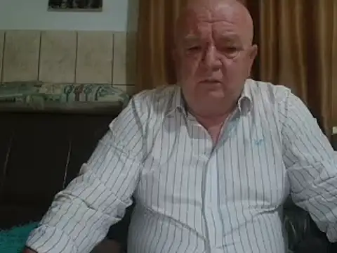 Snapshot of fullballs6 chatting on February 26, 2:37 am fullballs6 online show from February 26, 2:37 am