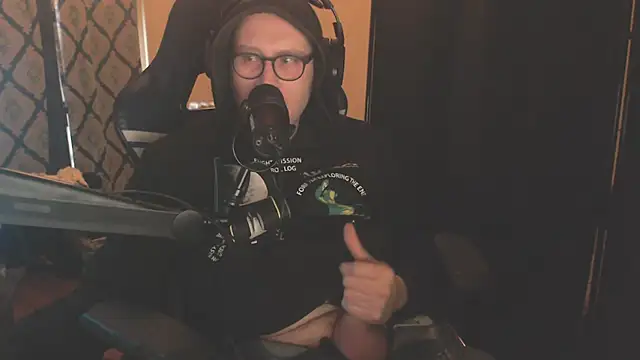 chicostick413 online show from January 6, 8:13 pm