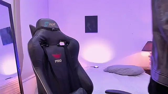 alexandersawyer online show from November 12, 12:33 pm