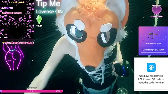 Snapshot of FoxieHikari chatting on February 19, 12:03 am FoxieHikari online show from February 19, 12:03 am