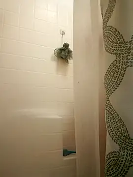 Snapshot of NewKing100 chatting on January 24, 1:46 am NewKing100 online show from January 24, 1:46 am