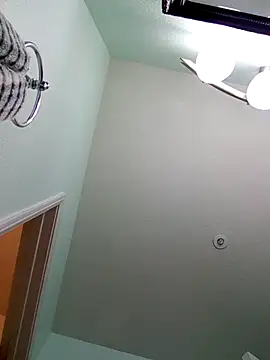 Snapshot of NewKing100 chatting on February 20, 3:45 am NewKing100 online show from February 20, 3:45 am