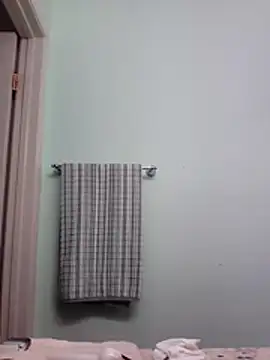 Snapshot of NewKing100 chatting on October 17, 5:33 am NewKing100 online show from October 17, 5:33 am