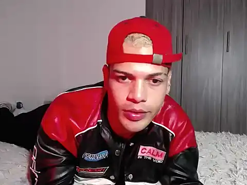 Snapshot of SWEET_MIGUEL chatting on October 21, 2:47 am SWEET MIGUEL online show from October 21, 2:47 am