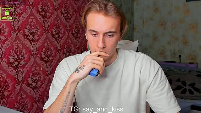 say and kiss online show from February 14, 9:43 pm