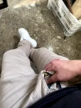 Snapshot of Hjsjsjsjjd chatting on September 24, 3:54 pm Hjsjsjsjjd online show from September 24, 3:54 pm