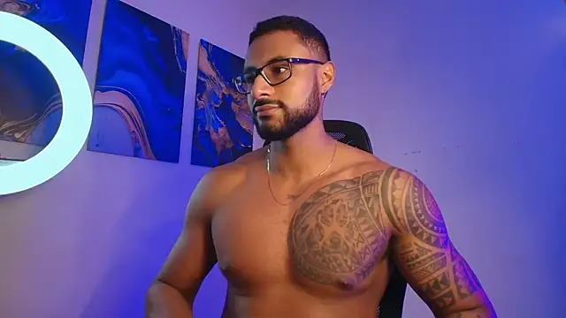 LiamGarcia1 online show from March 10, 3:29 pm