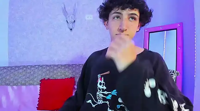 Kerverr  online show from March 13, 3:17 pm