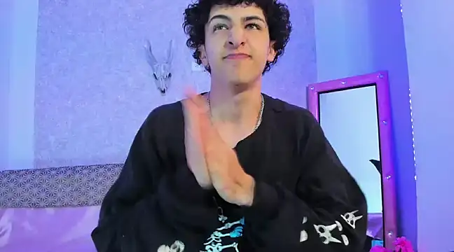 Kerverr  online show from March 6, 4:07 pm