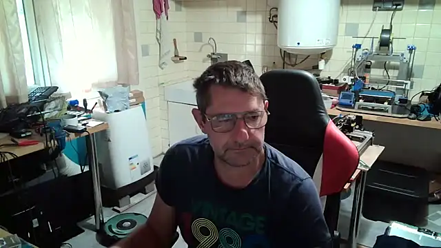 Snapshot of snork80 chatting on September 27, 8:45 am snork80 online show from September 27, 8:45 am