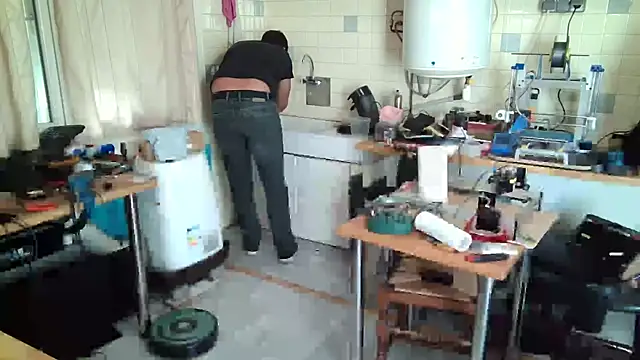 Snapshot of snork80 chatting on October 3, 9:25 am snork80 online show from October 3, 9:25 am