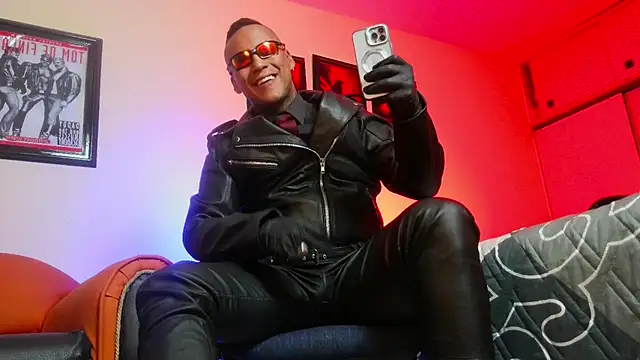 Snapshot of Leonnardo_Jaramillo chatting on September 19, 7:53 am Leonnardo Jaramillo online show from September 19, 7:53 am