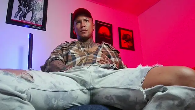 Snapshot of Leonnardo_Jaramillo chatting on October 16, 10:34 am Leonnardo Jaramillo online show from October 16, 10:34 am