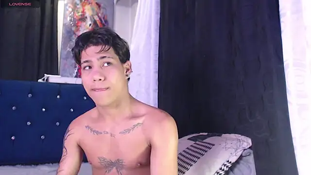 Sexys Boys Hot1 online show from December 18, 2:29 am