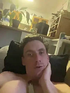 bradleyjamesmc online show from February 13, 4:28 pm