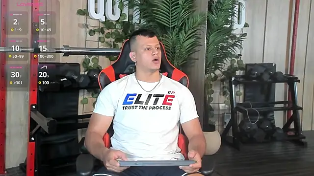 Snapshot of Alex_towers chatting on January 28, 7:00 pm Alex towers online show from January 28, 7:00 pm