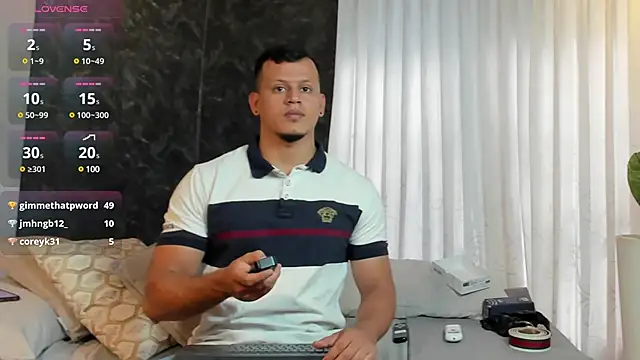 Snapshot of Alex_towers chatting on December 3, 6:38 pm Alex towers online show from December 3, 6:38 pm