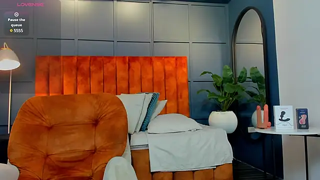 Snapshot of Alex_towers chatting on December 19, 12:56 pm Alex towers online show from December 19, 12:56 pm