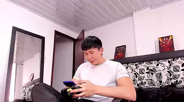 Snapshot of setsuna10 chatting on December 18, 9:51 pm setsuna10 online show from December 18, 9:51 pm